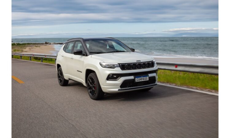 Jeep® Compass líder de vendas em abril