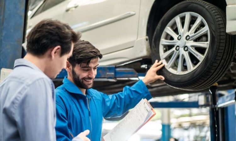 Vai pegar a estrada? Saiba o que revisar no carro antes de sair de férias