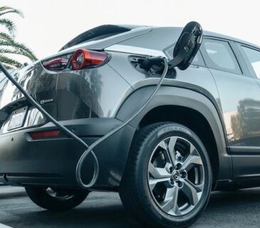 Vendas de carros elétricos devem atingir níveis recordes em 2024