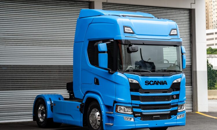 Scania lança primeiro caminhão elétrico