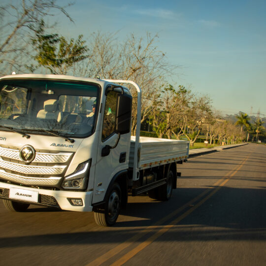 Foton anuncia início das vendas do caminhão Aumark S 315 com transmissão automatizada