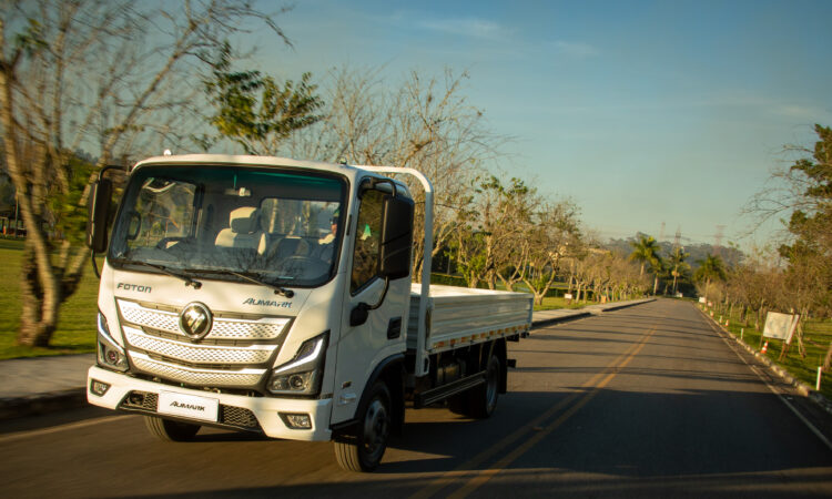 Foton anuncia início das vendas do caminhão Aumark S 315 com transmissão automatizada