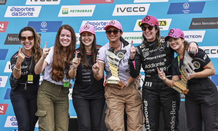 Bia Figueiredo, apoiada pela Monroe, é a primeira mulher campeã da Copa Truck