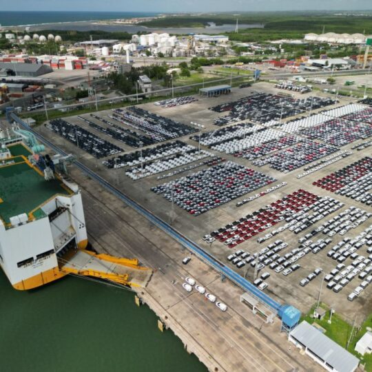 Stellantis bate recorde de exportações do Brasil em 2024