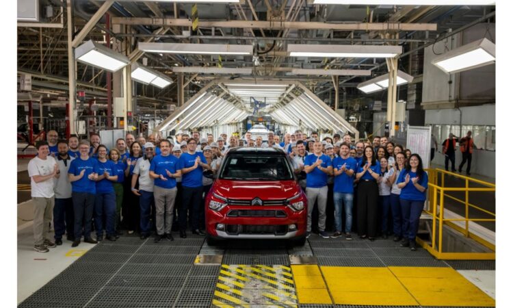 Polo Automotivo Stellantis de Porto Real celebra 1 milhão de veículos