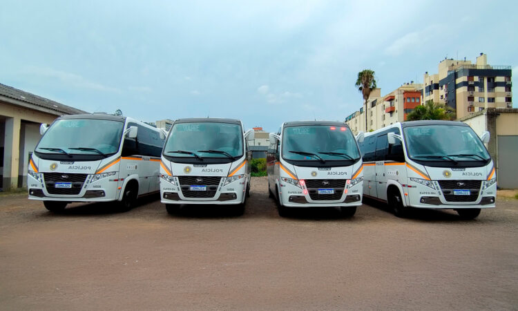 VOLARE FORNECE 49 MICRO-ÔNIBUS FLY 10
