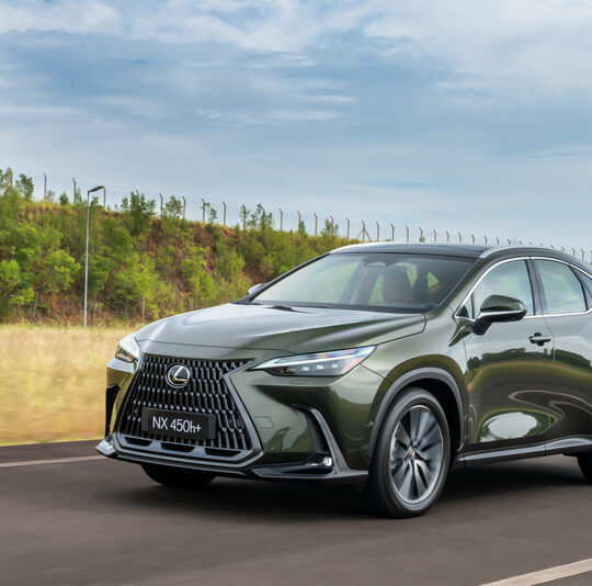 Lexus registra melhor primeiro semestre da história no Brasil e reforça expansão da rede de concessionárias