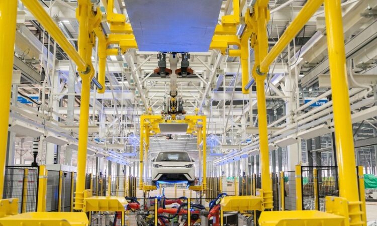 BYD apresenta seu primeiro carro 100% elétrico brasileiro