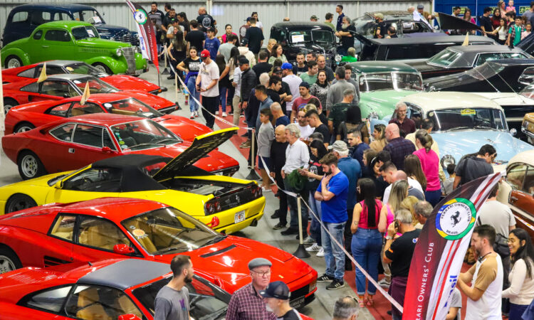 Expoclassic 2025: de Ferraris e Porsches aos raros caminhões FNM, conheça as novidades da mostra gaúcha de veículos antigos