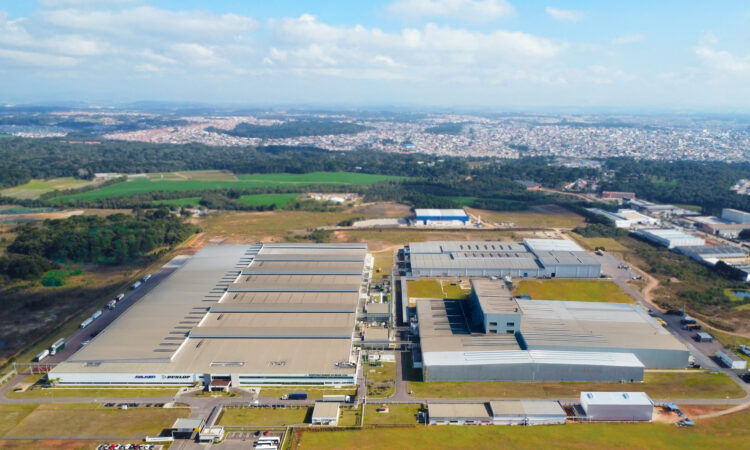DNA da Inovação: Como a Dunlop transforma o legado de John Boyd Dunlop em pneus do futuro