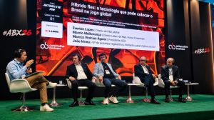 Painéis abordaram eletrificação, inteligência artificial, aftermarket, biocombustíveis e os caminhos para a descarbonização da mobilidade